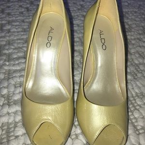 Aldo Copacabana peep toe wooden heels